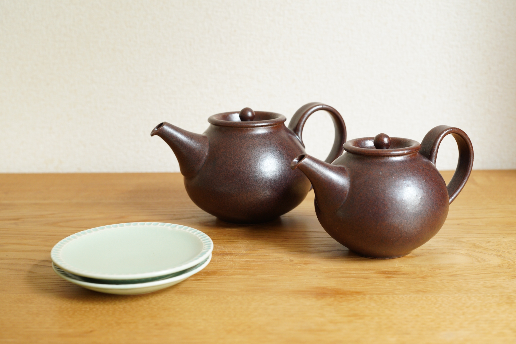 千葉県野田市で制作される、萩原千春さんの器が入荷しています。